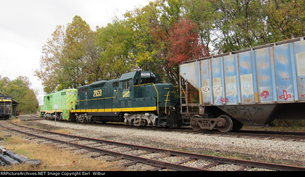 Ohio South Central Railroad (OSCR) 4139 & 2153